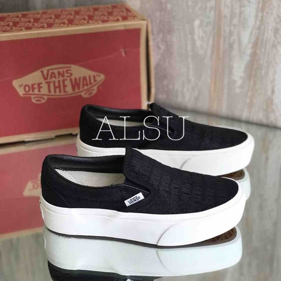 VANS Classic Slip On Embossed Black Kid’s AUTHENTI - Picture 2 of 8